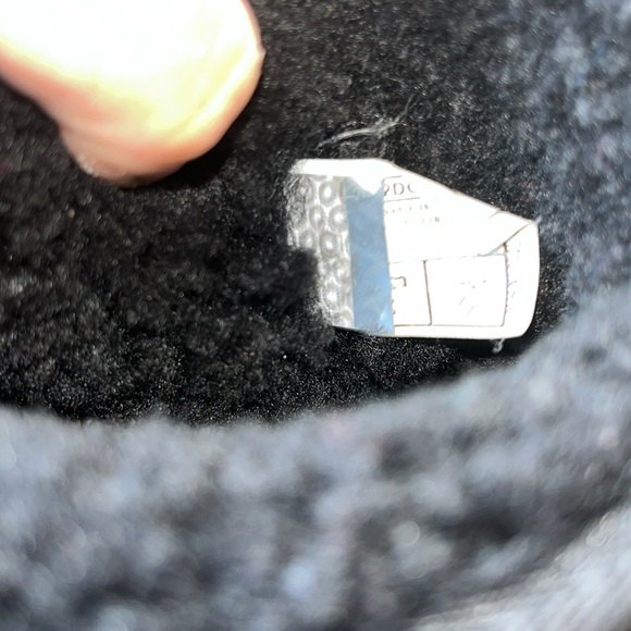 UGG Black Classic Short Size 7 - Picture 9 of 10